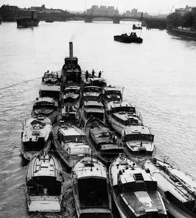 Convoy vessel with confirmed hostile defeated mark
